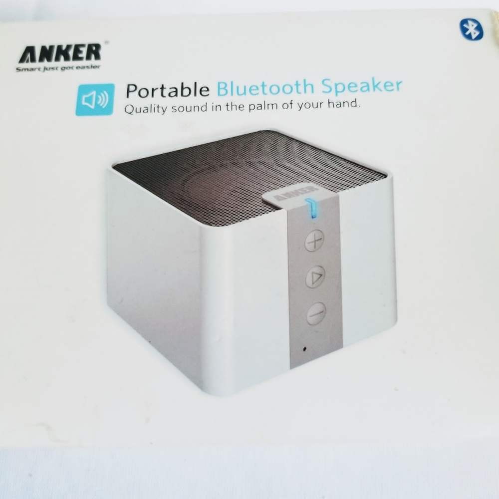 Anker Portable Bluetooth 4.0 Speaker with Case